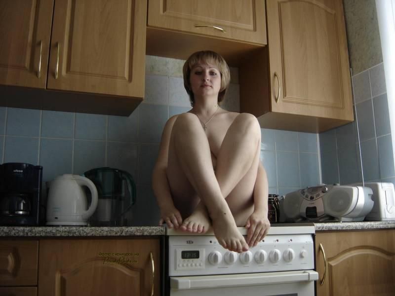 голая жена на кухне фото, домашнее эротическое фото