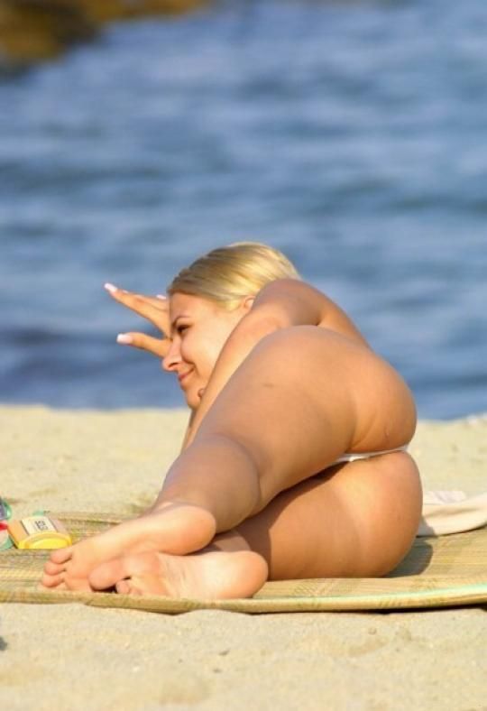 попка на пляже, фото голой женщины, частное фото