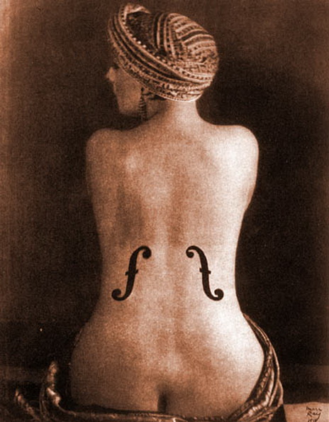 виолончель, картинка с эротическим рисунком
