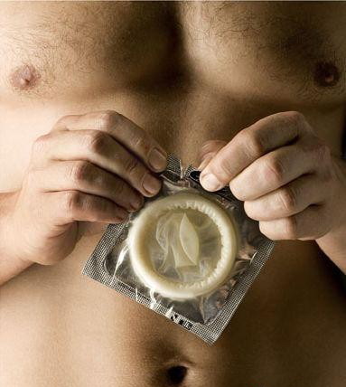 сюрприз. муж приготовил для жены оральный презерватив, прикольное фото с эротикой