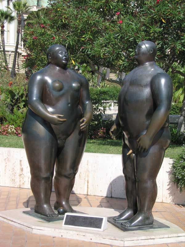 полировка. у статуй мужчины и женщины от прикосновений отполированы привлекающие туристов места, прикольное фото с эротикой