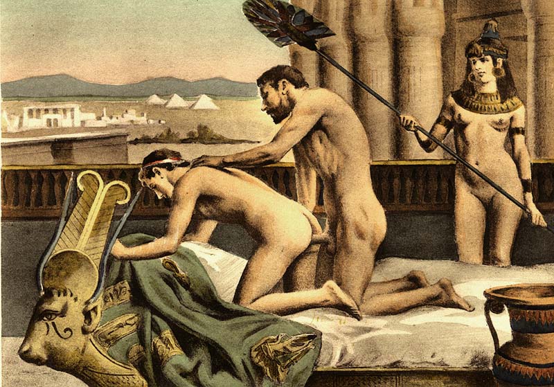 Обнаженная рабыня обмахивает опахалом египетского аристократа трахающего молодого парня в задний проход, эротическая гравюра