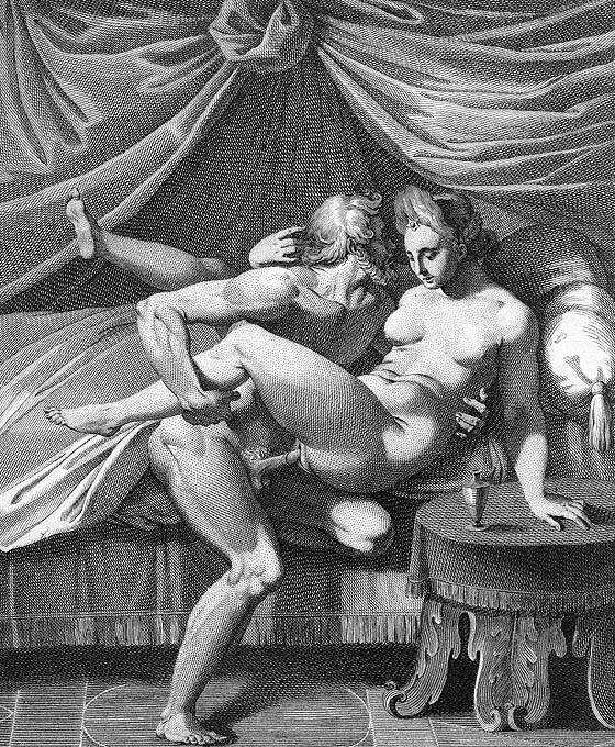 женщине на кровати в позе полусидя вставляют член в вагину, эротическая гравюра