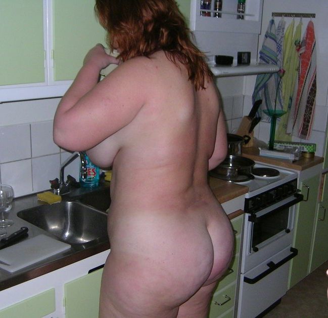 голая толстая теща на кухне, эротическое любительское фото