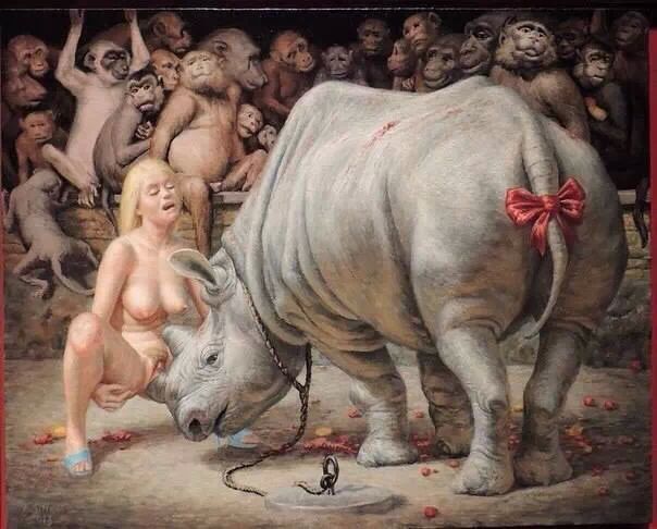 на арене толстая блондинка против носорога, картинка порно прикол