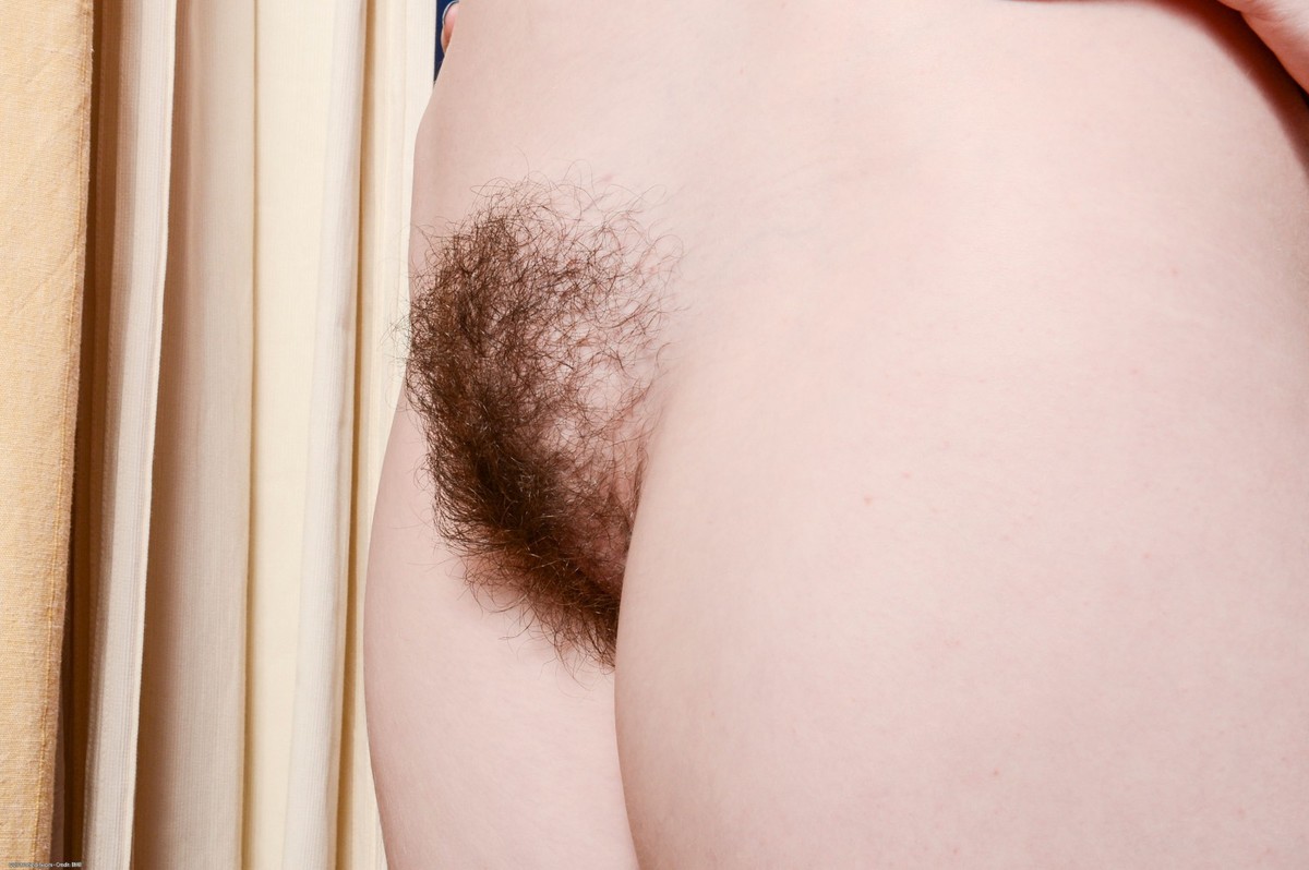 женский волосатый лобок крупным планом, картинка порно прикол