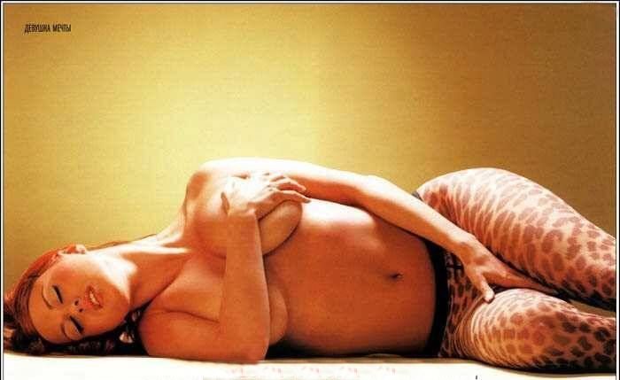 004 эротическое фото,  Анна Семенович в неглиже позирует демонстрируя свое сексуальное тело