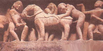 совокупление с ослом - барельеф индийского храма Лакшмана (Lakshman Temple)