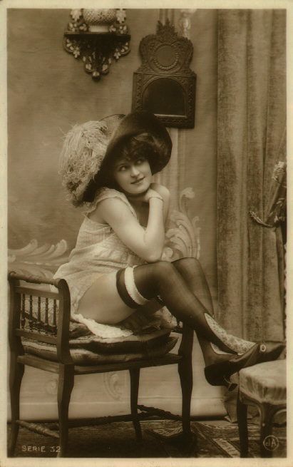 шляпа д,Артаньяна, фото голой девушки, ретро фото