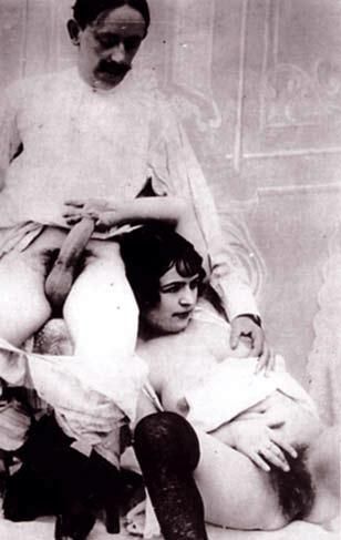 одновременная мастурбация мужчины и женщины, ретро фото голой мамы