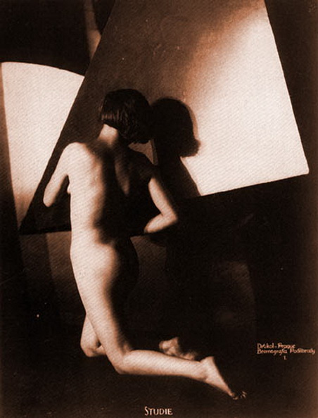 Тень, голая женщина на коленях, ретро фото голой женщины