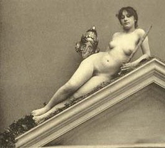 голая богиня на крыше римского храма, американское ретро порно фото