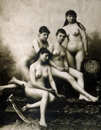 четыре голых женщины в серале, американское ретро порно фото