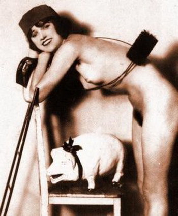 голая трубочистка со свиньей-копилкой - счастливые приметы, американское ретро порно фото