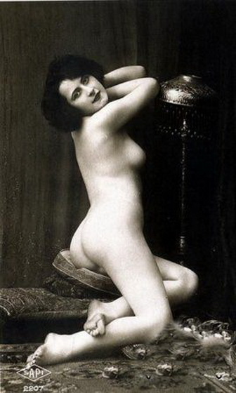 голая женщина у торшера, американское ретро порно фото