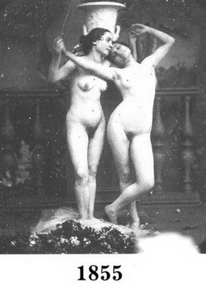 две голых девушки у фонтана, 1855 год, американское ретро порно фото
