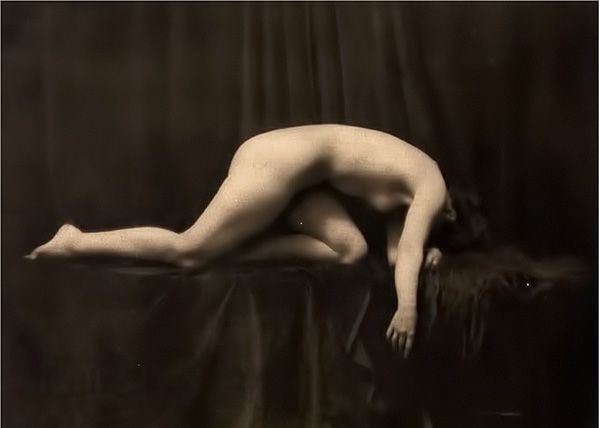 первые попытки художественного позирования с обнаженной натурой, эротика секс ретро фото