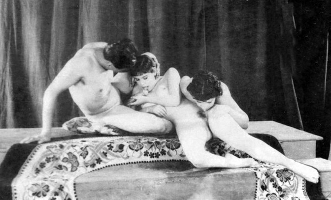групповой оральный секс юноши и двух сестренок, ретро фото любви