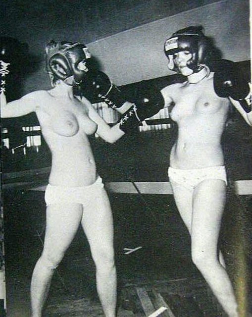 две девушки боксера топлесс, ретро фото фетиш