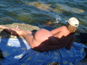 толстая задница в кепке у моря, домашняя эротика фото 49