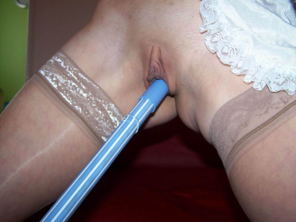 мастурбация женщины ручкой от швабры, фото мастурбации предметами