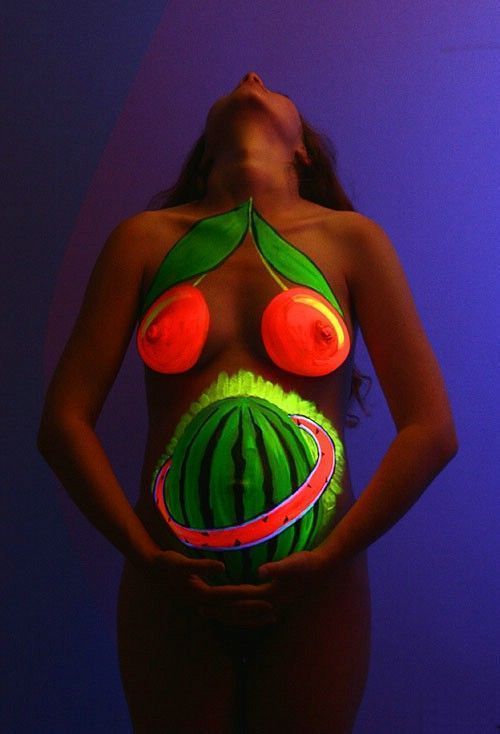 боди арт женщины - фрукты и ягоды. эротическая картинка прикол