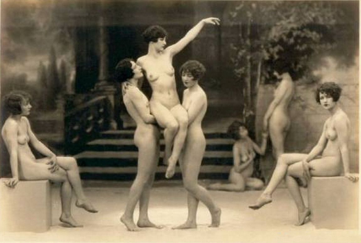голые девушки в античной купальне, постановочный кадр начала 20-го века, обои девушки ретро фото