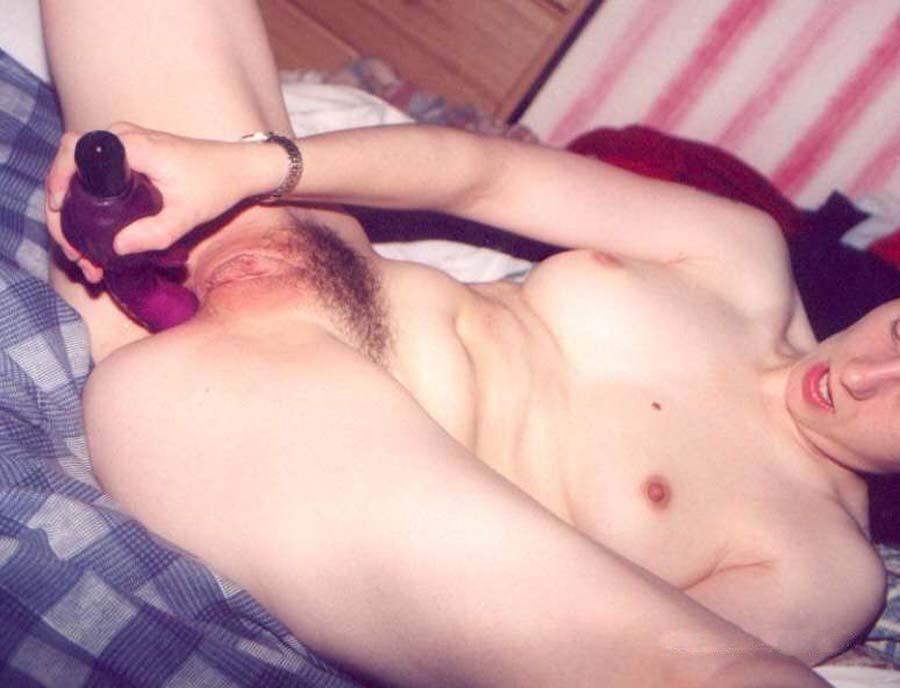 частное фото жены мастурбирующей вибратором в анус, фото мастурбирующей девушки