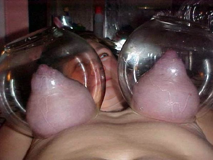 фото помпы для грудей при мастурбации на секс-машине