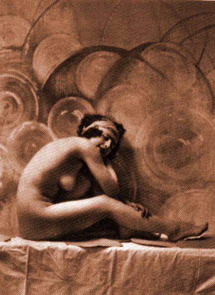 Тарелки,  ретро фото голой женщины